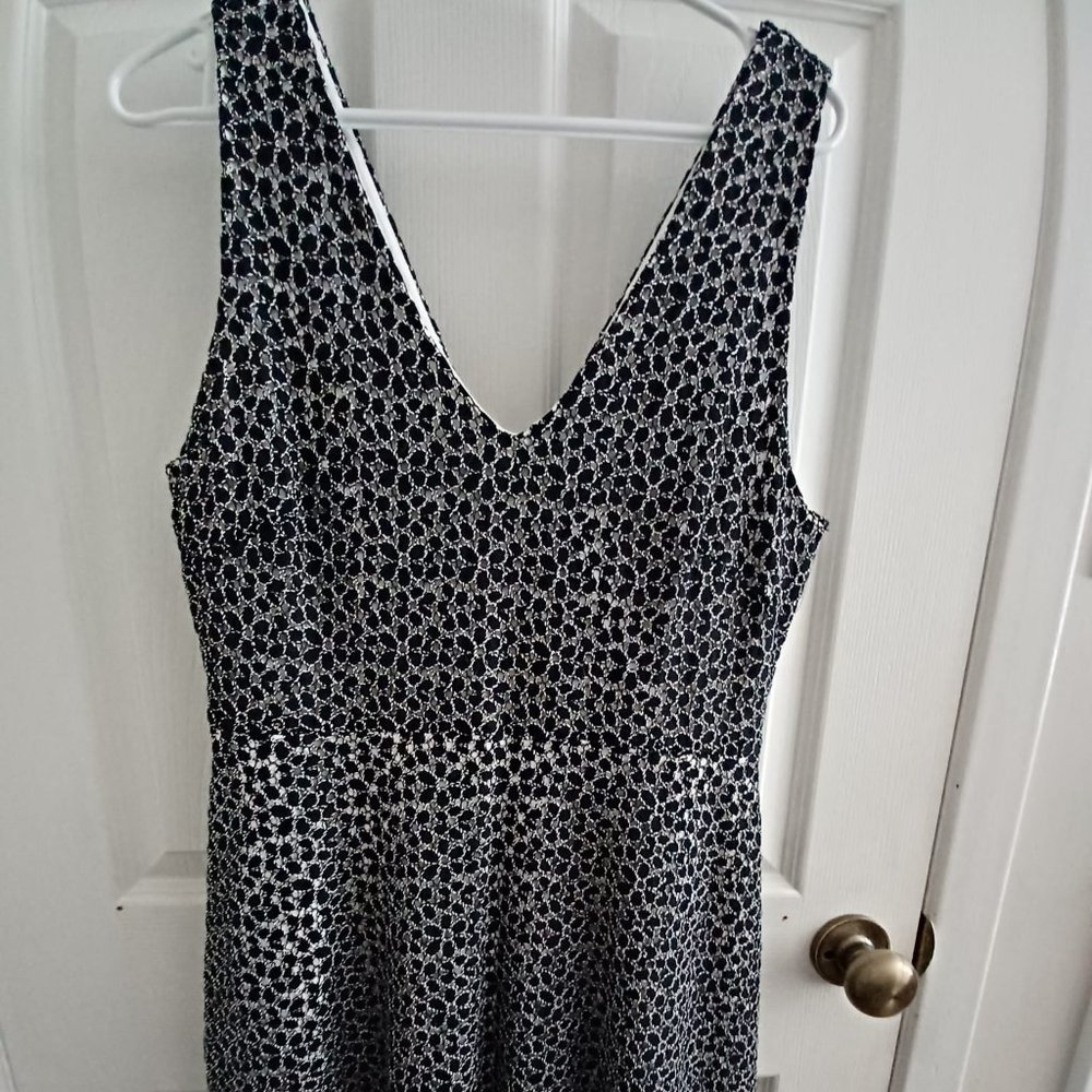Classic never worn dresses - Picture 3 of 4